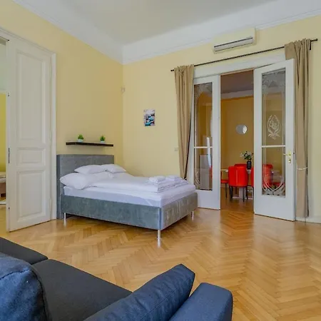 Efad Lux 1 Amazing For Groups Apartamento *