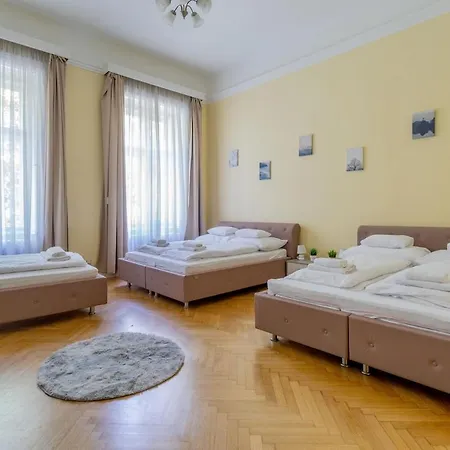 Efad Lux 1 Amazing For Groups Budapest