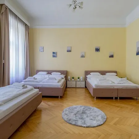 Efad Lux 1 Amazing For Groups