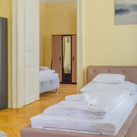 Efad Lux 1 Amazing For Groups